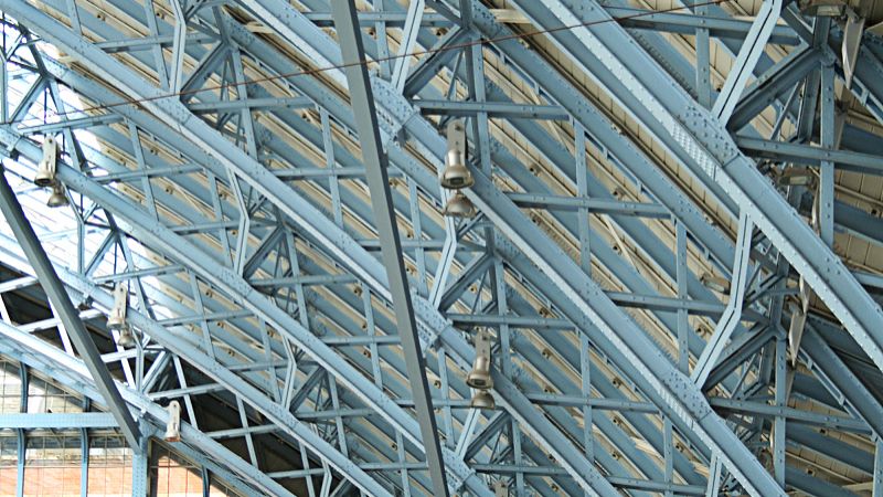 某重型机械厂钢结构加固